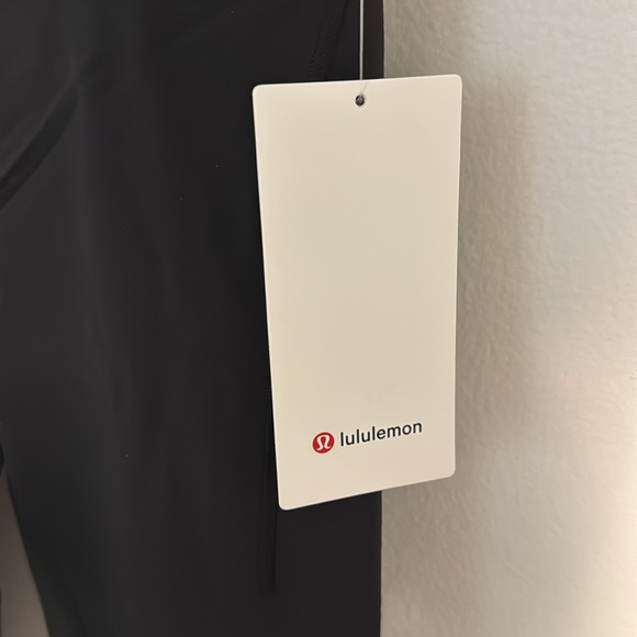 Brand new never worn Lululemon Wunder Train HR Crop 23” *Pockets - Picture 3 of 8